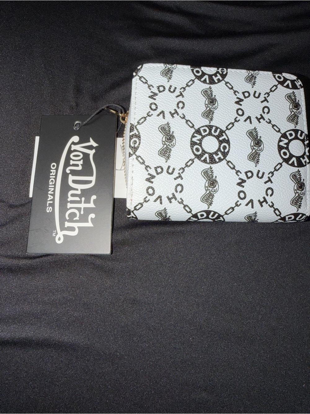 Von Dutch White and Black Logo Chain Print Bifold Wallet